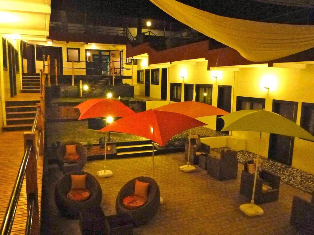 Detente Hotel Abidjan Exterior foto
